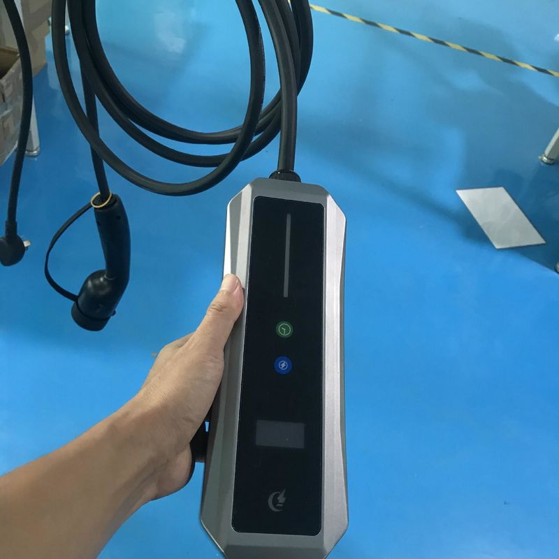 نوع 2 رنگ های سفارشی 22kw شارژر قابل حمل AC EV با صفحه نمایش OLED